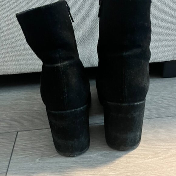 Urban Outfitters Black Suede Ankle Boots - Picture 2 of 4